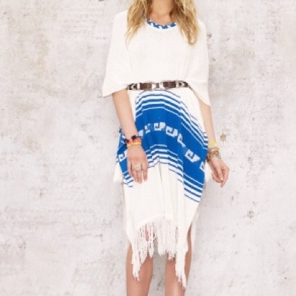 🆕 Wildfox Aztec white poncho - Picture 4 of 6